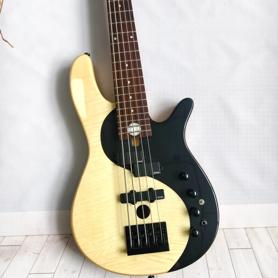 US  spot 5-string bass guitar with black hardware, made of maple neck - Image 4 of 4