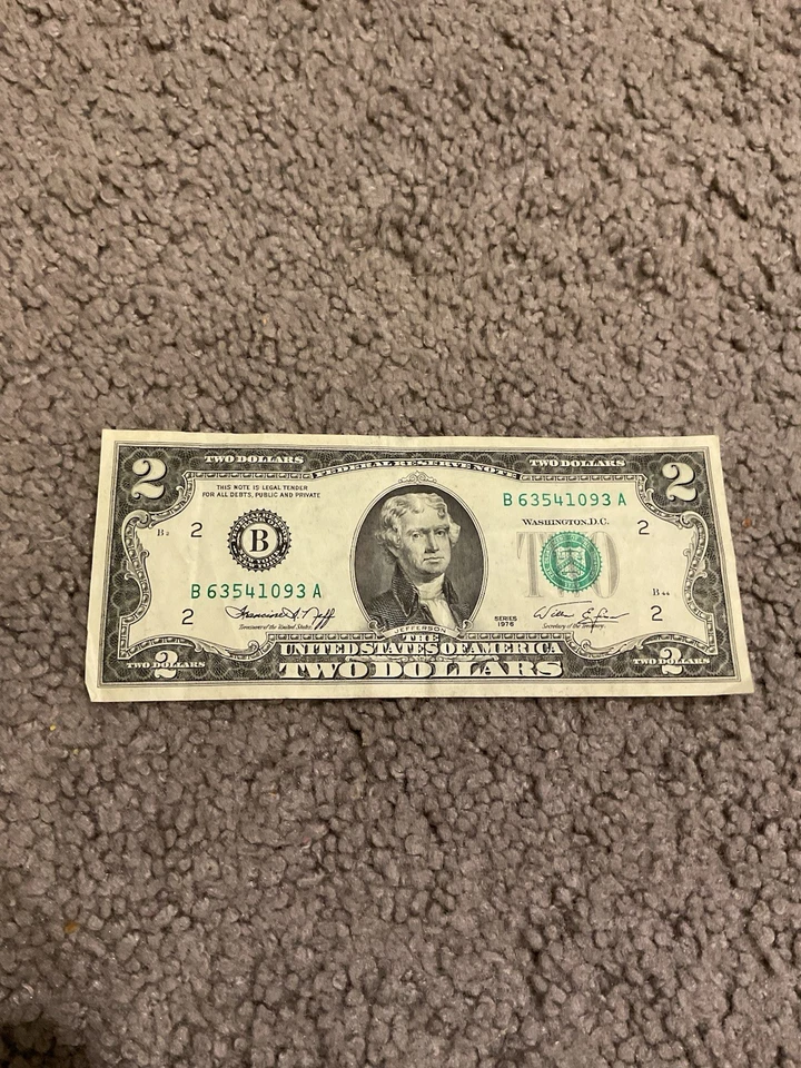 U.S $2 Two Dollar Bill 1976 B Series Low Serial Number Vintage Excellent! FREE - Image 3 of 4