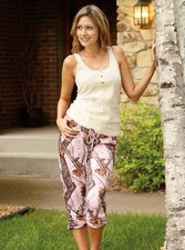 Mossy Oak Pink Camo Ladies Capri Pants - Lounge Casual Camouflage