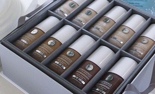 NEU Confidence in a Foundation It Kosmetik Farbton vollflächig matt flüssig - Bild 4 von 4