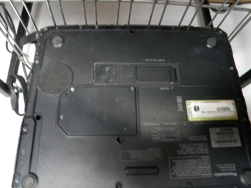 Panasonic Toughbook CF-29 60 GB, Intel Pentium M, 1,6 GHz, 512 MB serie 9 pines puerto Foto 4 de 4