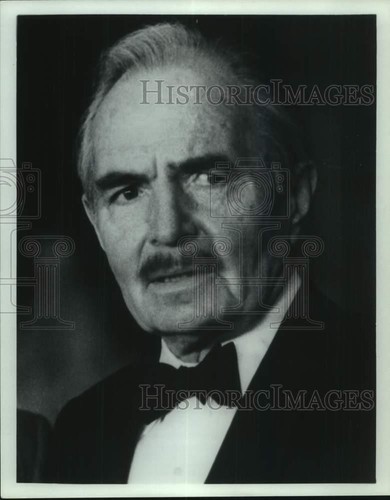 Pressefoto Schauspieler Graham Greene im Film "Dr. Fischer von Genf" - sap29447 - Bild 1 von 2