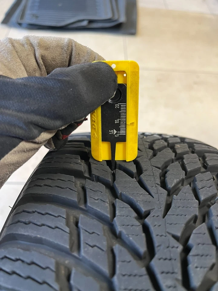 4x  VW Winterräder M&S Nokian 185/60 R15 88T - Original für VW Polo 6R 6C  - Bild 4 von 4