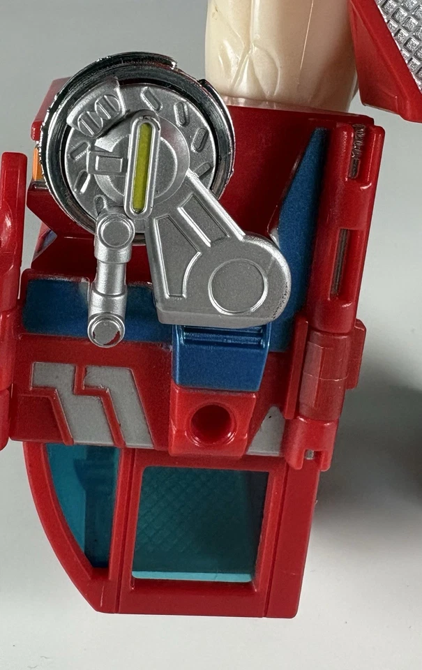 Takara 2000 Transformers: Car Robot Super Fire Convoy **READ** - Image 3 of 4