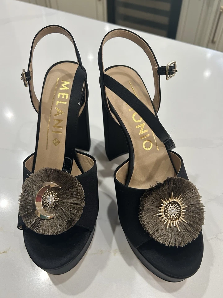 Sandalia de tacón alto Antonio Melani negra sueca bloque con accesorio en la parte delantera — 8,5 M Foto 3 de 4