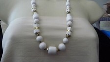  1016X vtg costume NECKLACE WHITE PLASTIC  Silver Tone BEADS 13'' L