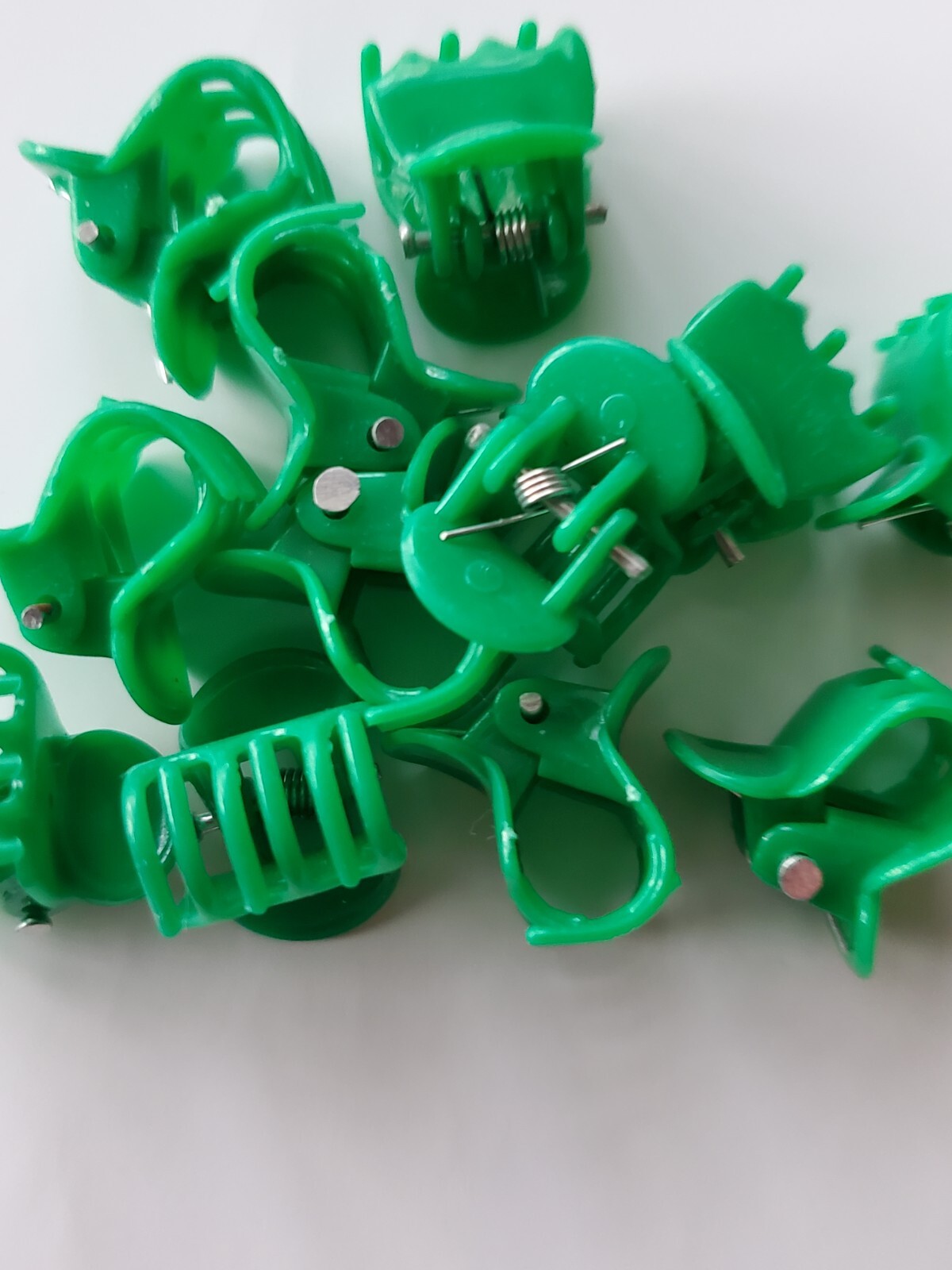 12 MINI SMALL HAIR CLIPS 1.5cm HAIR CLAW CLAMPSHAIR GRIPS BLACK RED