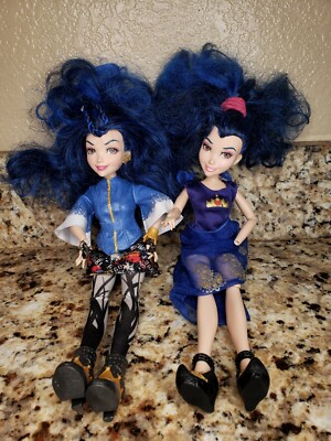 Disney Descendants Evie Doll Isle Of The Lost-Lot of 2 Dolls