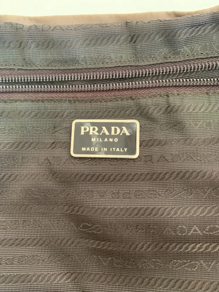 AUTÉNTICA MOCHILA PRADA PEQUEÑA DE NAILON - COLOR CAQUI. seminuevo ¡excelente estado!! Foto 2 de 4