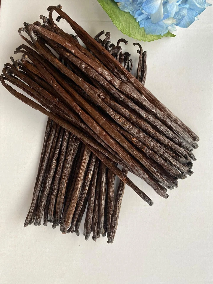 Organic FairTrade Madagascar Vanilla Beans Whole Grade A Pods - Benefits Charity - Image 2 of 4