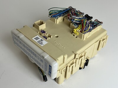 2016 TOYOTA COROLLA CABIN FUSE RELAY BOX BODY MULTIPLEX MODULE 89221-02370 OEM