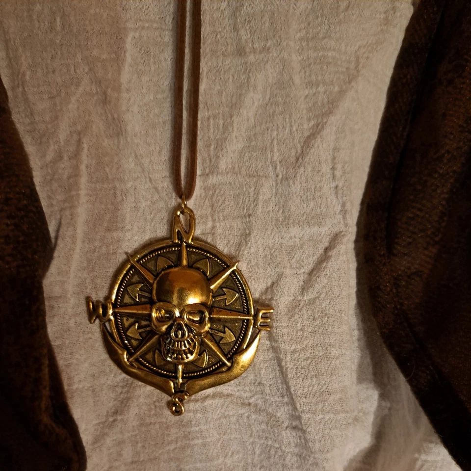 6 PC PIRATE LADY HALLOWEEN COSTUME W/ BOOT COVERS - Image 4 of 4