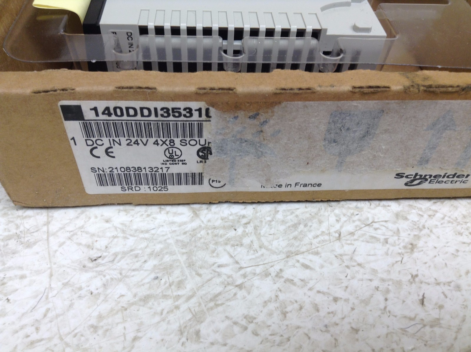 Schneider Modicon 140DDI35310 24 VDC Source Input Module 140DDI35310