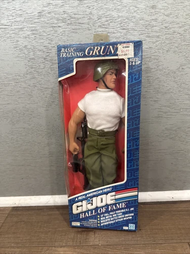 GI Joe 1992 - Basic Training Grunt - Hall of Fame: Hasbro NIB Sealed.
