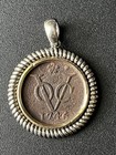 1746 DUTCH EAST INDIES DUIT COIN Set In 925 STERLING SILVER & 14K GOLD PENDANT — photo 2
