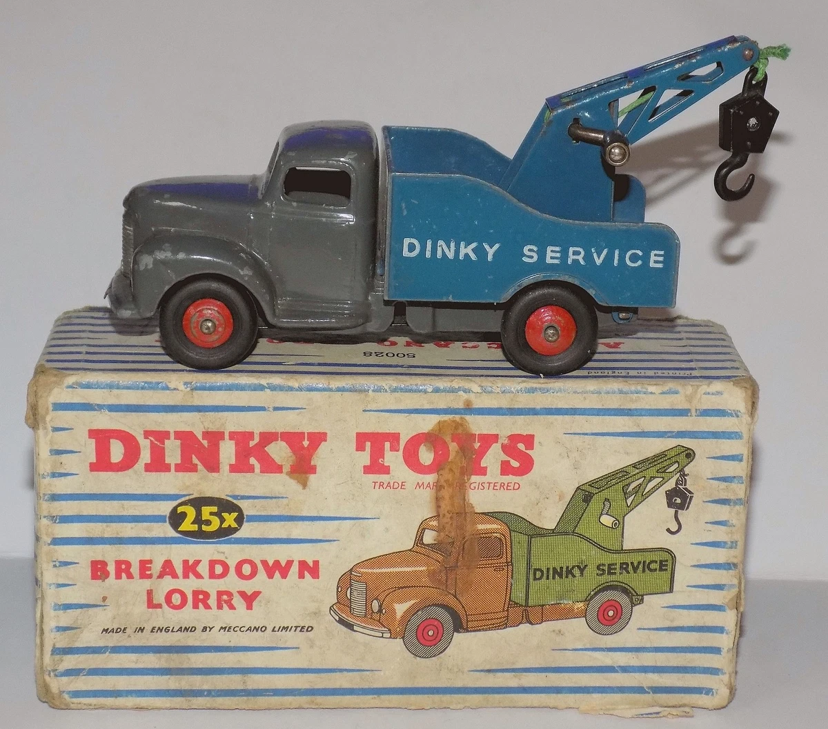 Preços baixos em Brinquedo e de metal fundido Dinky Caminhão