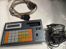 GENUINE IDEC IZUMI FA-2 PF2-2H4REU PROGRAMMABLE CONTROLLER & CORDS