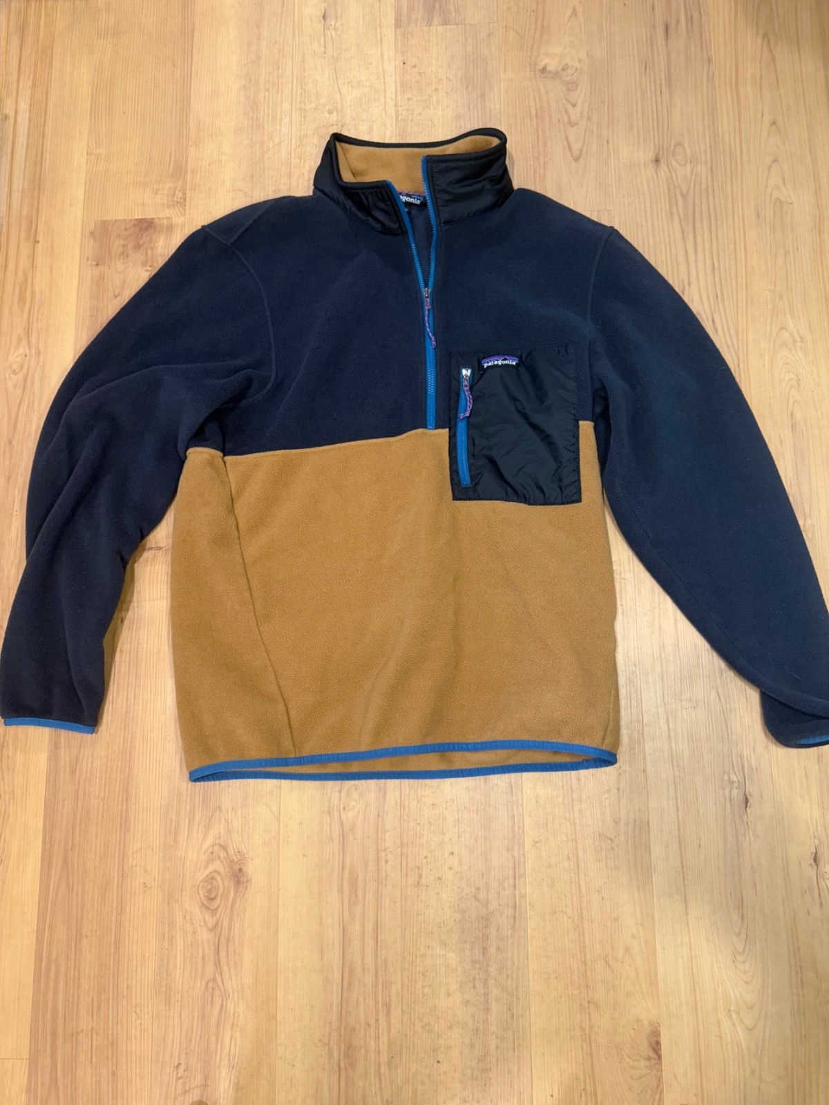 Men's Patagonia Fleece Pullover, blue and tan, size medium