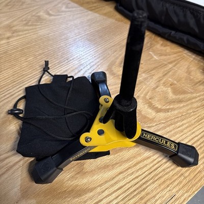 Hercules Clarinet Stand A010L with Customer Carrying Bag!