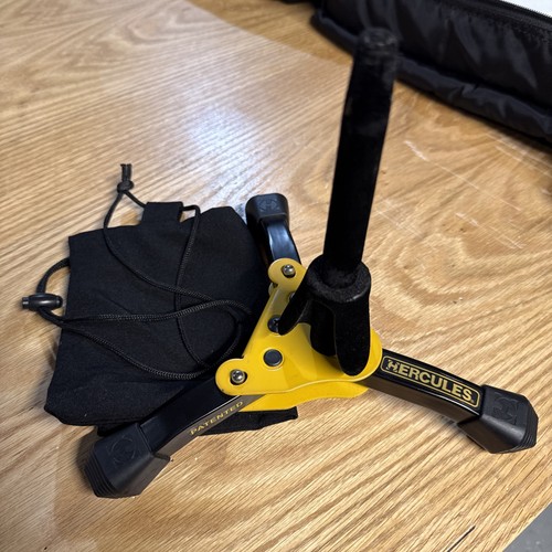 Hercules Clarinet Stand A010L with Customer Carrying Bag!