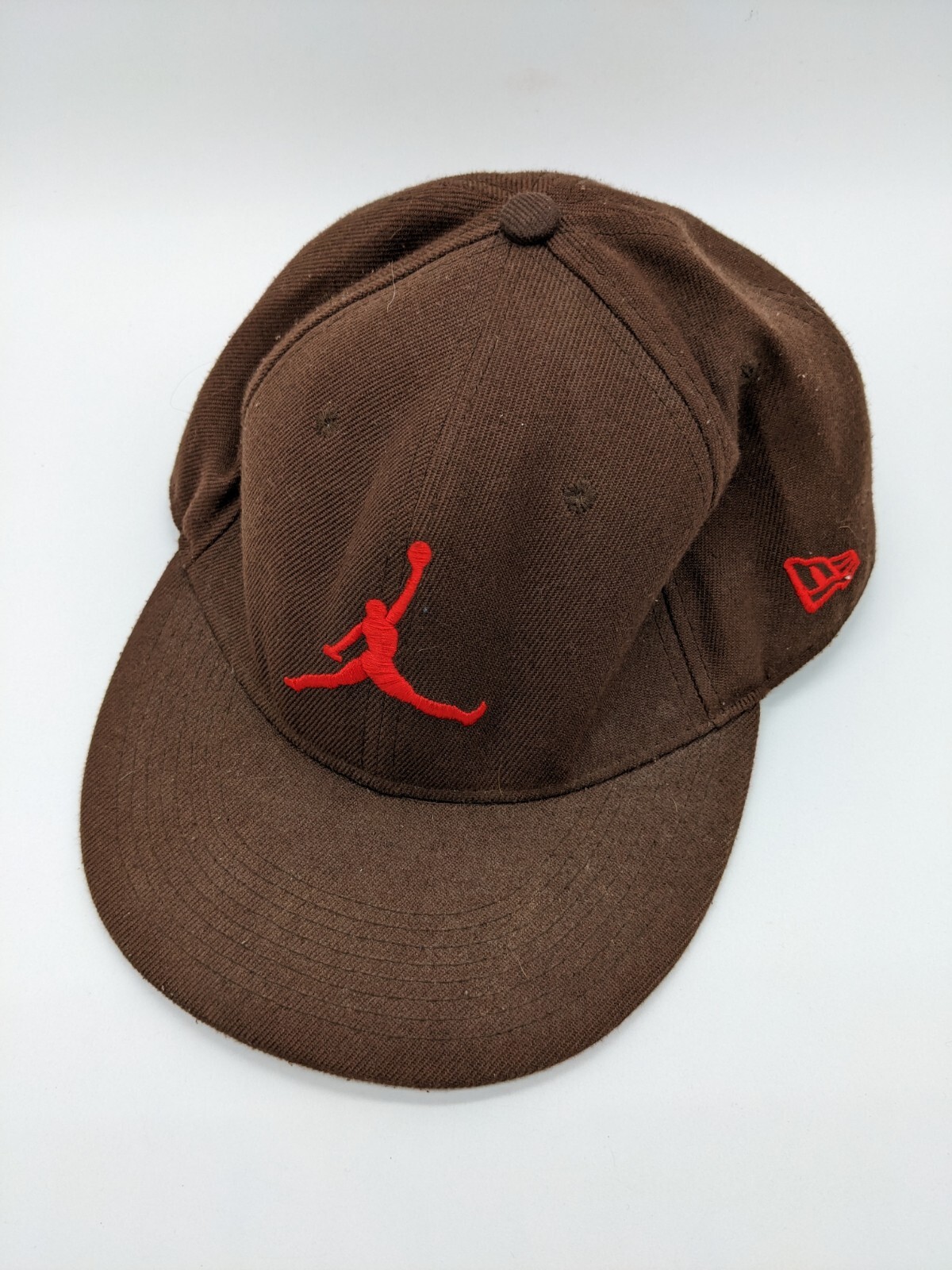 Air Jordan Jumpman Fitted Cap Hat Brown Red 7 1/4 New Era 59Fifty  Embroidered