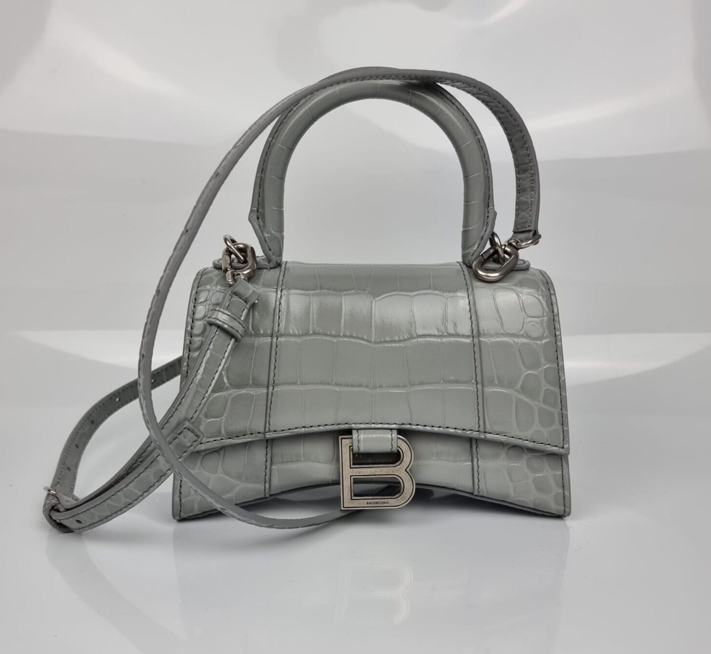 Balenciaga Leather Graffiti Hourglass XS Handbag 592833 White Pony-style  calfskin ref.994378 - Joli Closet