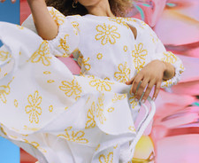 Dress ALEXIS Target white cotton summer tiered belt yellow floral embroidery XS