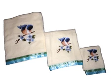 COLLECTIONS ETC BIRD EMBROIDERED BLUE GREEN (3P) BATH, HAND & FINGER TOWEL SET