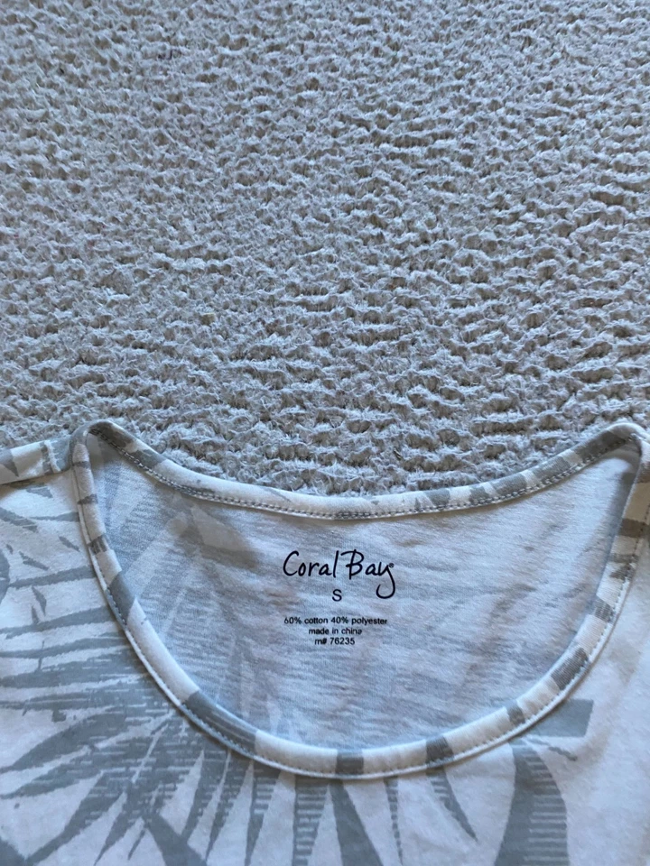 Camiseta Coral Bay Mujer Floral Manga Corta Cuello Redondo Gris Blanco Talla S Foto 4 de 4