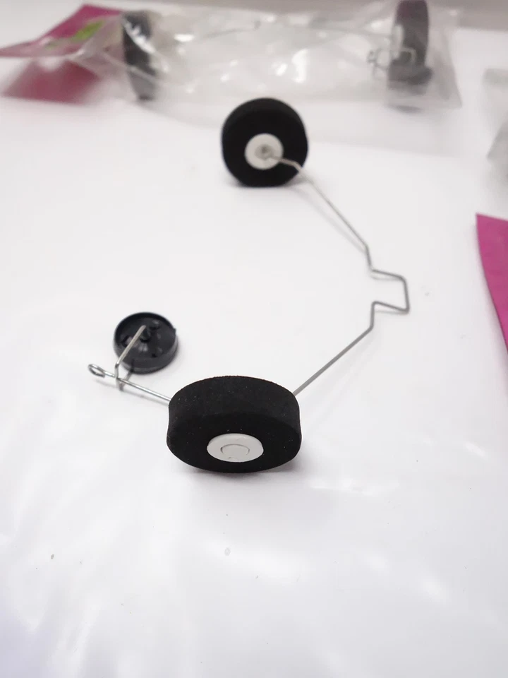 Jamara - 4 x Fahrwerk - Breite 12 cm - Durchm. Räder - 3 cm - mit Bugfahrwerk - - Bild 3 von 3