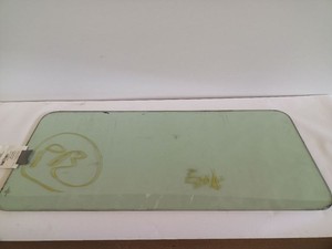1991 Mack RW712 Back Glass   (10077848