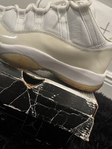 Size 8 - Air Jordan 11 Retro 2001 Columbia - Picture 14 of 14
