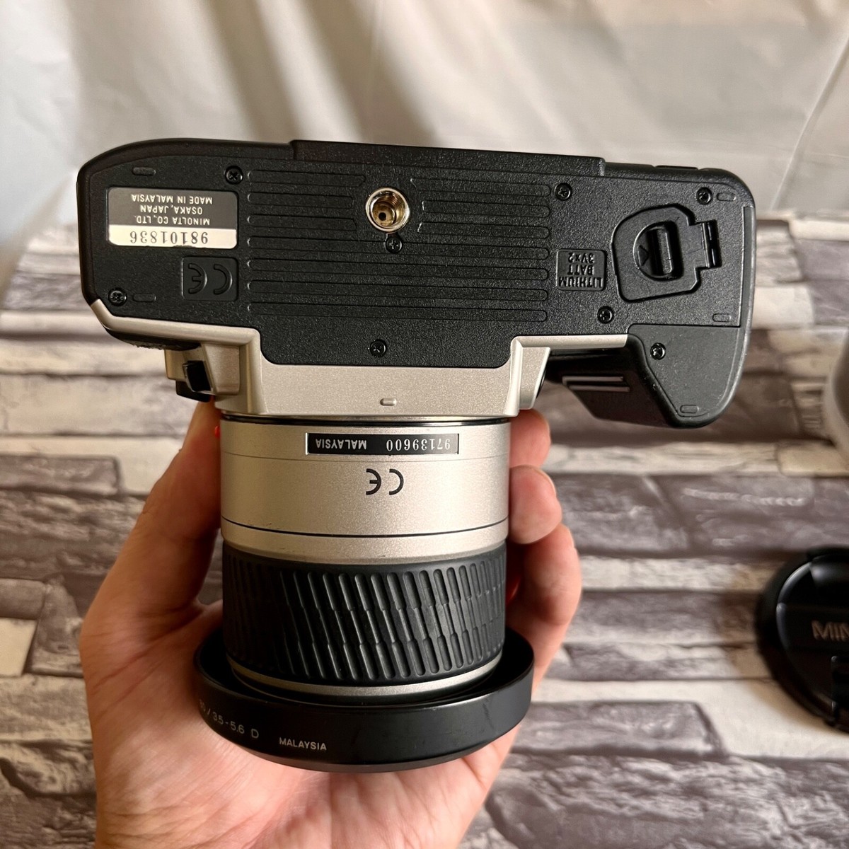 Minolta α Sweet II SLR Film Camera w/ AF Zoom Lens 28-80mm