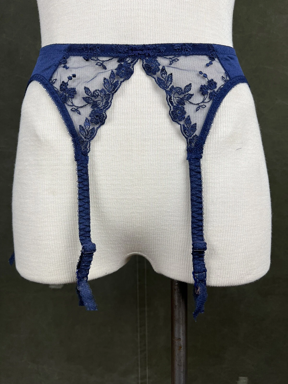 Porte jarretelles vintage Christian Dior intimates dentelle 4651 logo marine petit boudoir 