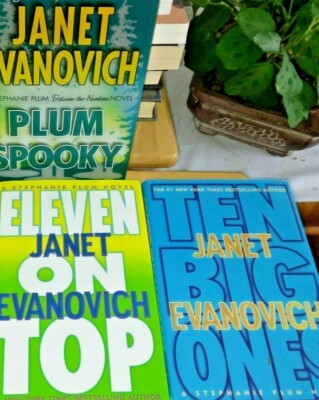 Plum Spooky & ELEVEN ON TOP & TEN BIG ONES By Janet Evanovich HC Stephanie Plum 