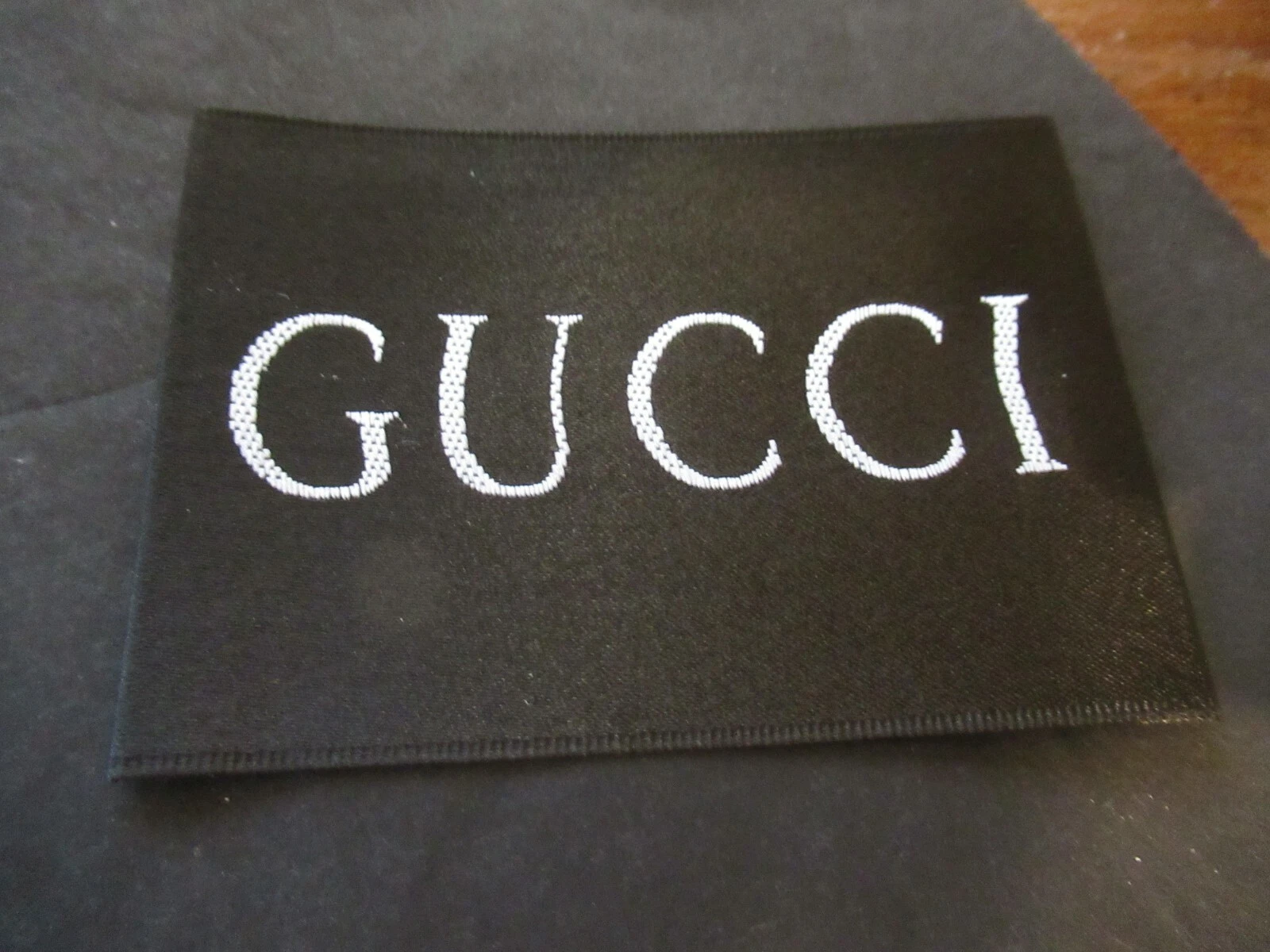 GUCCI 1 étiquette de créateur de vêtements ÉTIQUETTE accessoires de couture de remplacement lot 1