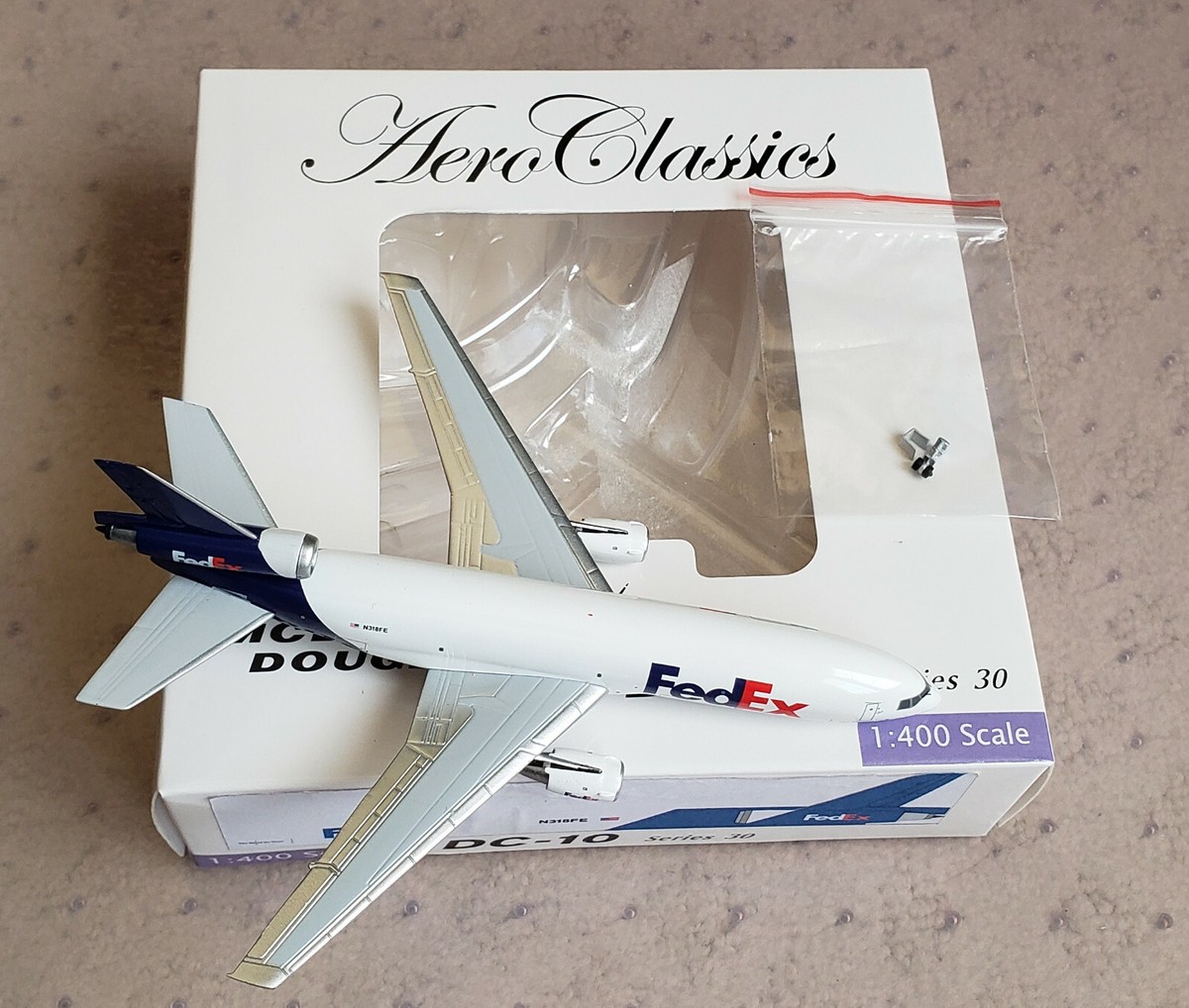AeroClassics DC-10-30F FedEx Express N318FE in 1:400 | eBay AeroClassics DC-10-30F FedEx Express N318FE in 1:400 | eBay
