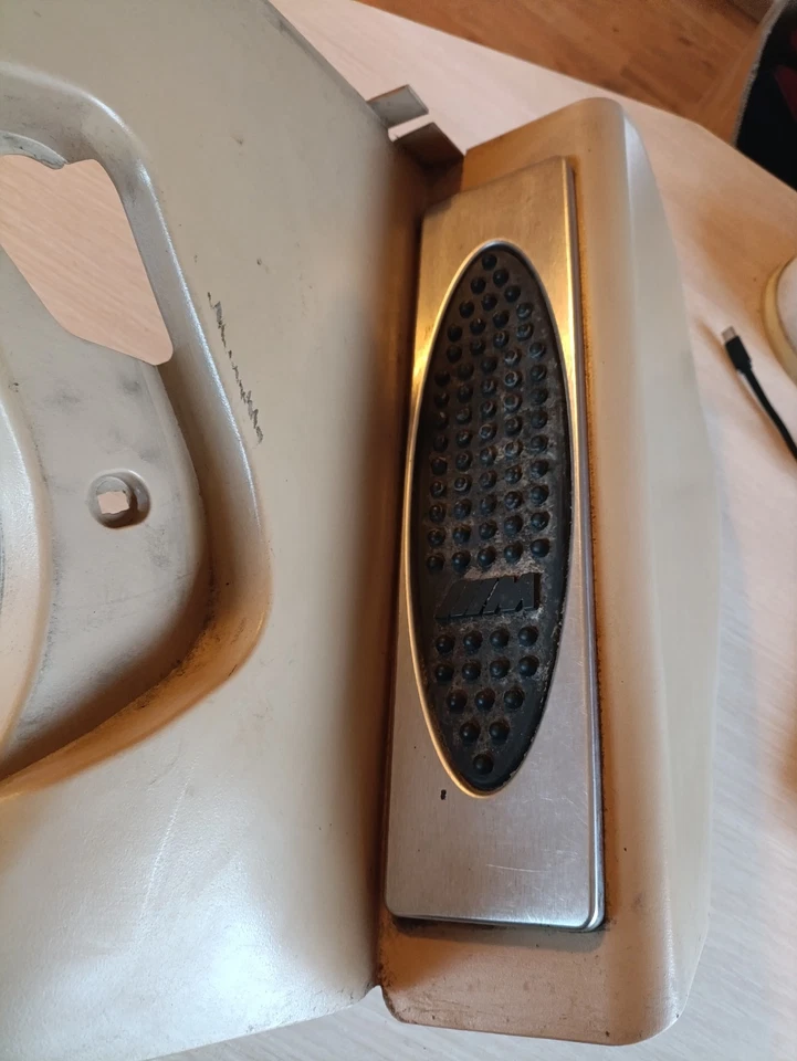 BMW 5 Series E39 M5 M Sport Dead Pedal Foot Rest Beige OEM 8159517 Used Tested - Image 4 of 4