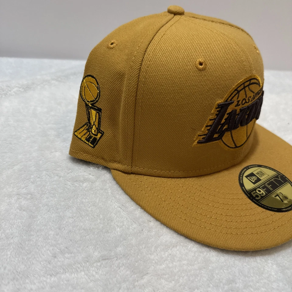New Era 59Fifty Gorra/Gorra Ajustada Los Angeles Lakers, Talla 7 3/8 Parche Campeón Foto 2 de 4
