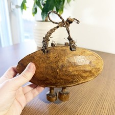 Instrument Percussif Africain Traditionnel Hochet Tribal Calebasse Sculptée