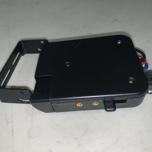 Curt Manufacturing 51140 Trailer Brake Control/Missing 1 Screw - Picture 5 of 6