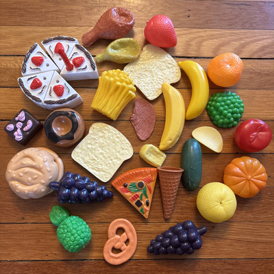 Little Tikes and More Play Food Cake Bun Fruit Vegetables Bread Peas Grapes VTG