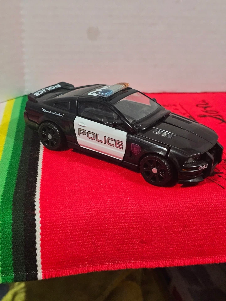 Transformers 2007 Movie Barricade Hasbro Deluxe Class Frenzy Without Small Robot - Image 2 of 2