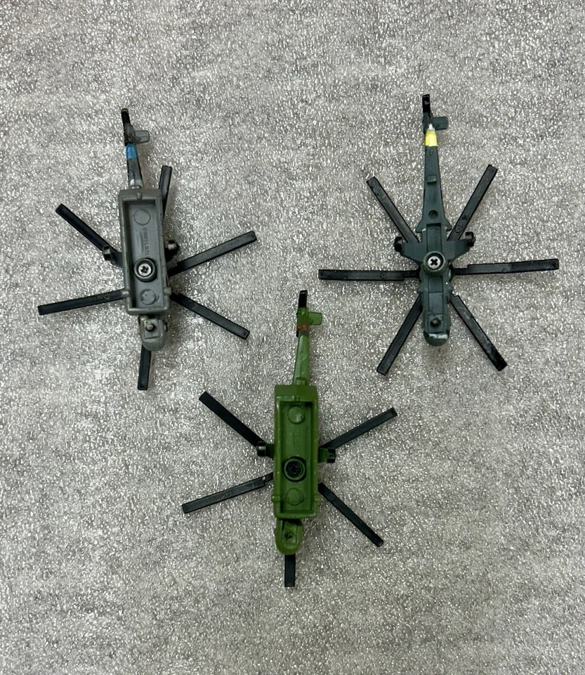 Micro Machines Military CH-54 Skycrane Helicopter Set of 3 1993 LGTI Galoob - Image 3 of 4