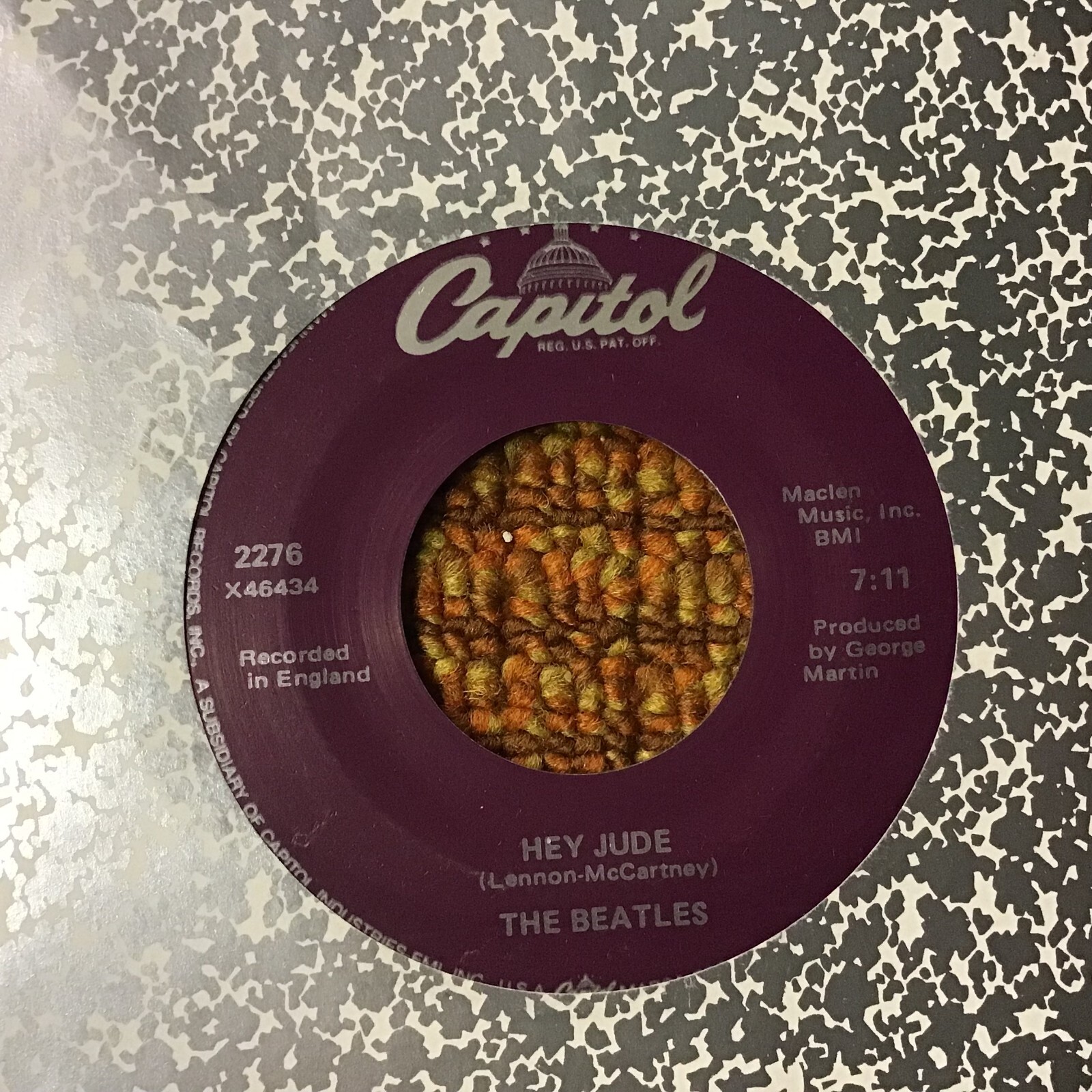 45 RPM Beatles CAPITOL 2276 Hey Jude / Revolution M-