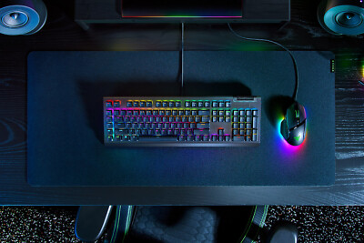 Razer BlackWidow V4 X Gaming Keyboard 6 Macro Keys Green Switch Chroma RGB DE