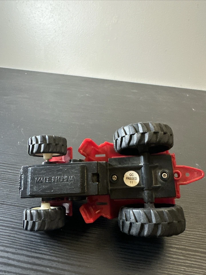 Farmhand 810 Red Tractor - Image 3 of 3