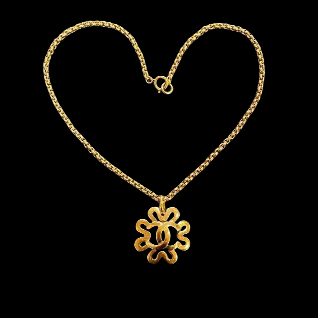 Auth CHANEL CC LOGO Clover Gold-Plated Necklace 95P Gold Vintage