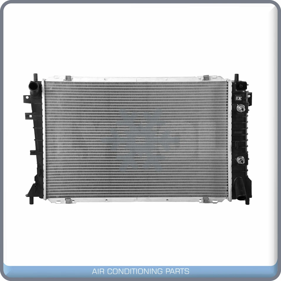 Radiador para Ford Crown Victoria, Grand Marquis / Lincoln Town Car / M... QL Foto 2 de 4