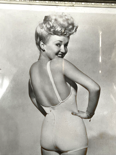 Vintage Clear Plastic 8x10 Frame with Publicity Photo of Betty Grable - Picture 2 of 12